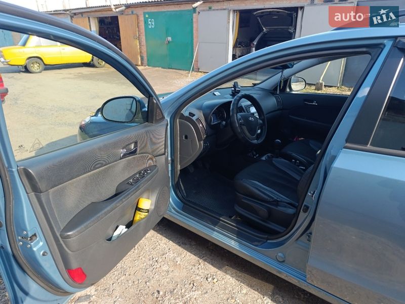 Универсал Hyundai i30 2010 в Миргороде