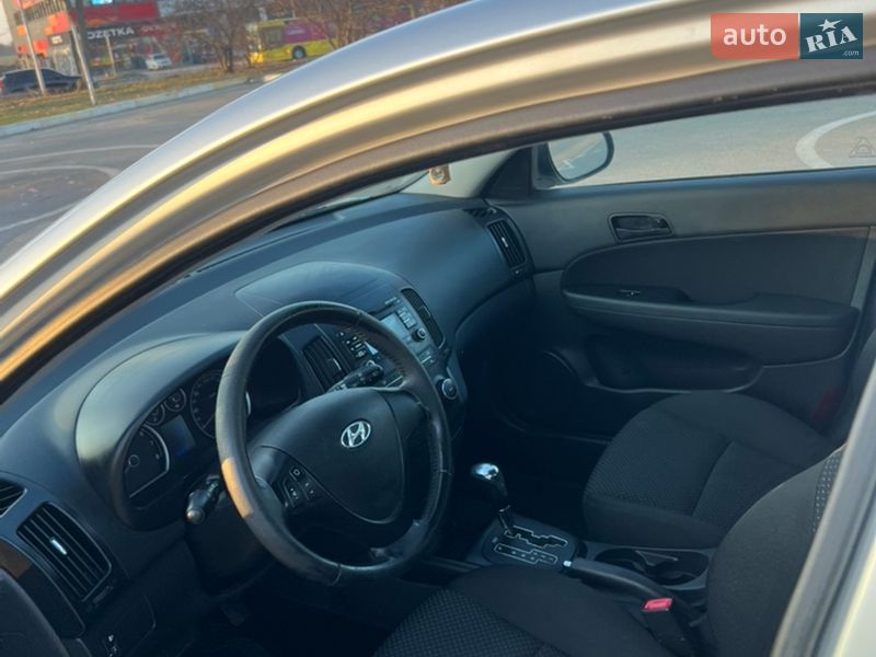Хэтчбек Hyundai i30 2011 в Буче фото 16 Хэтчбек Hyundai i30 2011 в Буче
