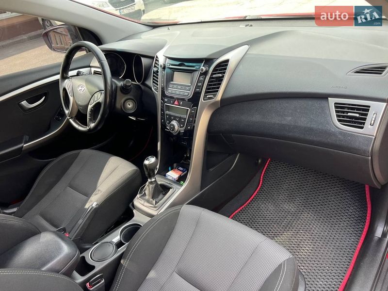 Універсал Hyundai i30 2012 в Дніпрі