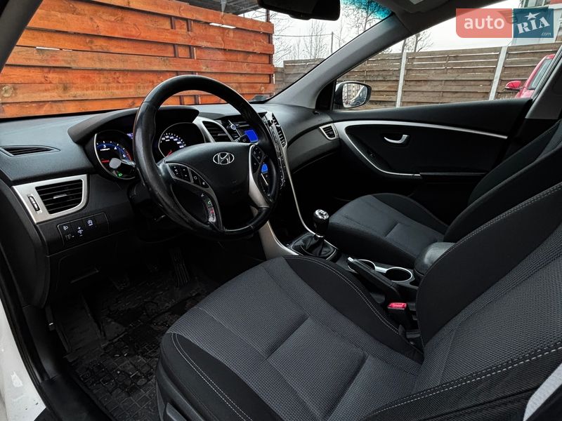 Универсал Hyundai i30 2015 в Белогородке фото 16 Универсал Hyundai i30 2015 в Белогородке