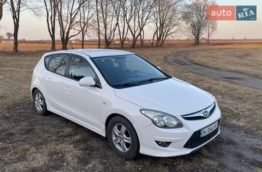 Хэтчбек Hyundai i30 2011 в Дубно
