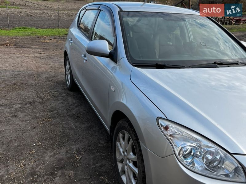 Хэтчбек Hyundai i30 2009 в Миргороде