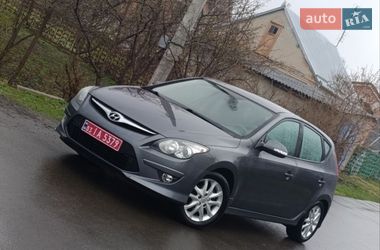 Хэтчбек Hyundai i30 2010 в Луцке