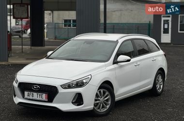 Универсал Hyundai i30 2017 в Ужгороде