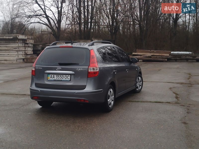 Универсал Hyundai i30 2011 в Желтых Водах