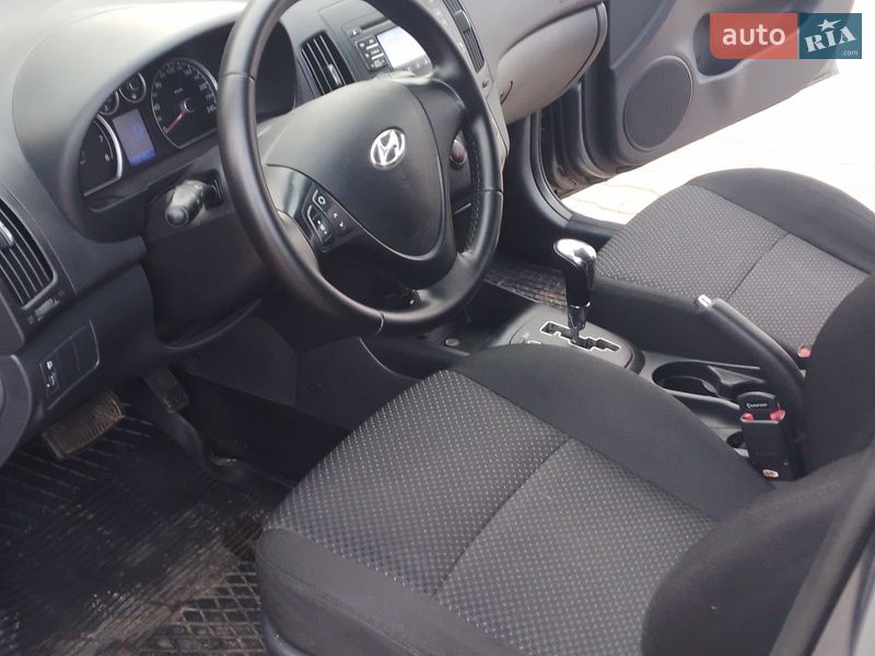 Универсал Hyundai i30 2011 в Желтых Водах