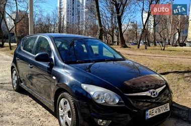 Хетчбек Hyundai i30 2010 в Дніпрі