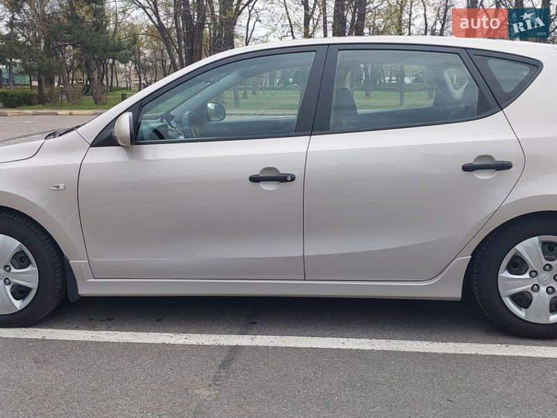 Хэтчбек Hyundai i30 2010 в Николаеве