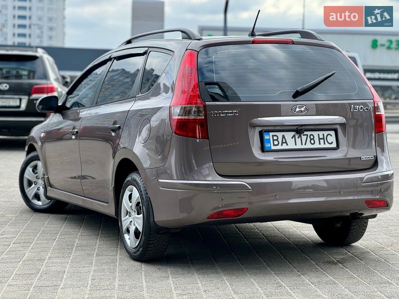 Универсал Hyundai i30 2011 в Киеве фото 6 Универсал Hyundai i30 2011 в Киеве