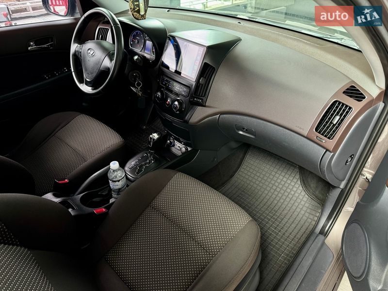 Универсал Hyundai i30 2011 в Киеве фото 17 Универсал Hyundai i30 2011 в Киеве