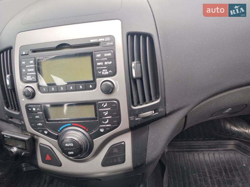 Универсал Hyundai i30 2010 в Каменец-Подольском фото 6 Универсал Hyundai i30 2010 в Каменец-Подольском
