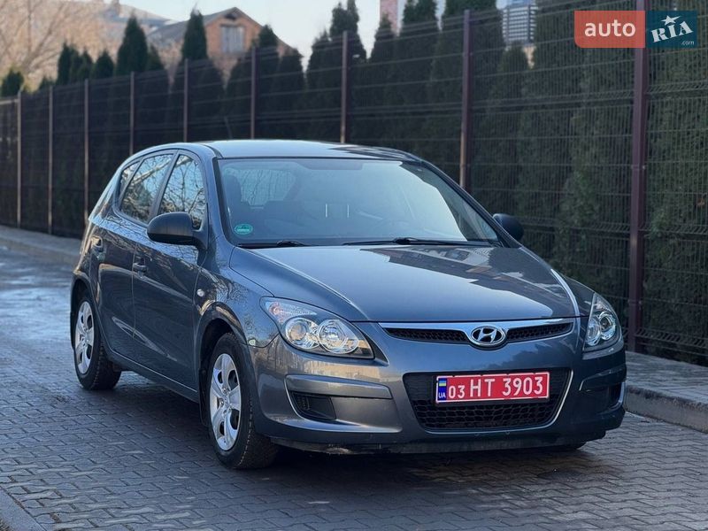 Хэтчбек Hyundai i30 2009 в Вознесенске