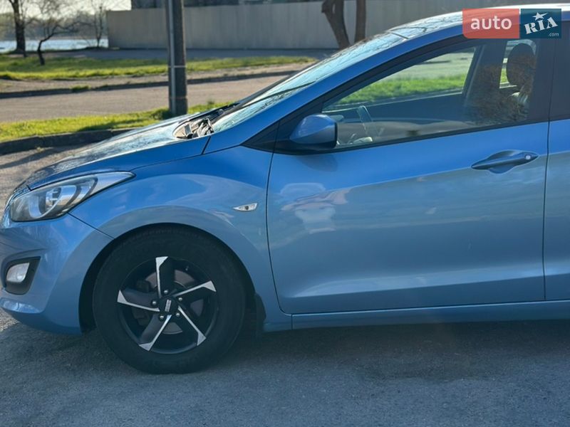 Хэтчбек Hyundai i30 2013 в Горишних Плавнях фото 10 Хэтчбек Hyundai i30 2013 в Горишних Плавнях