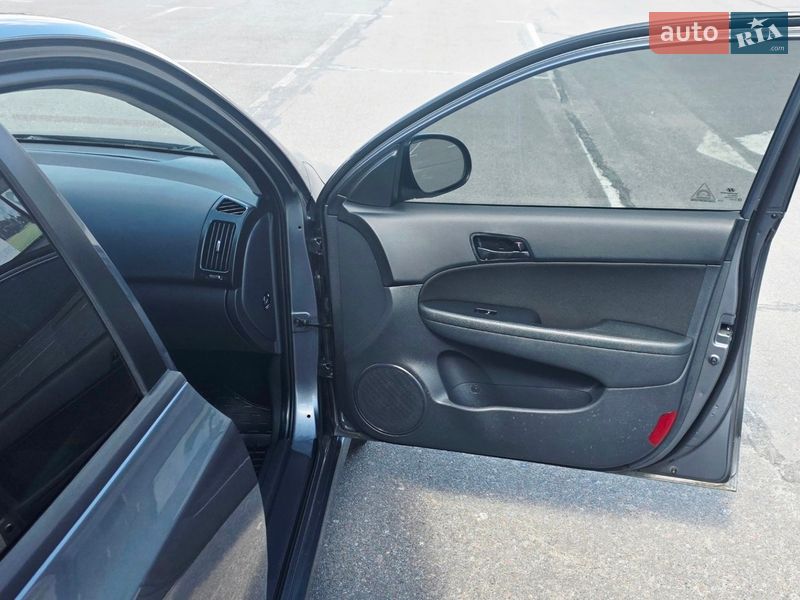 Хэтчбек Hyundai i30 2011 в Киеве фото 46 Хэтчбек Hyundai i30 2011 в Киеве