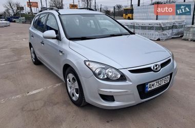 Универсал Hyundai i30 2010 в Житомире