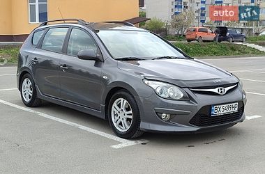 Универсал Hyundai i30 2010 в Каменец-Подольском