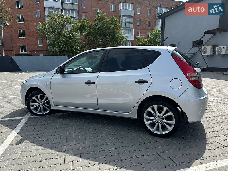Хэтчбек Hyundai i30 2011 в Нежине