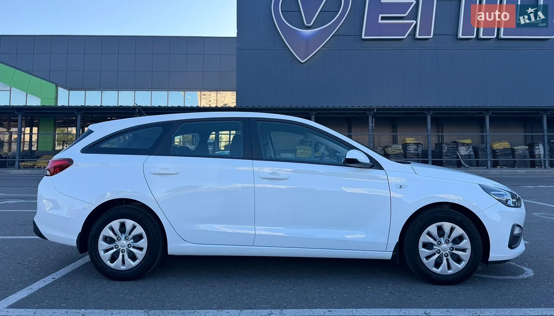 2022 Hyundai i30 - мініатюра 8