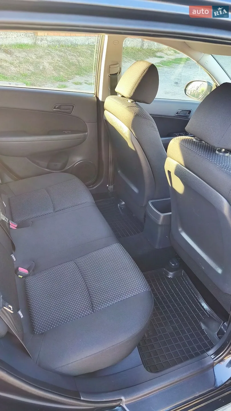 2010 Hyundai i30 - мініатюра 12