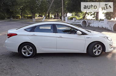 Седан Hyundai i40 2012 в Новой Каховке