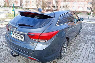 Седан Hyundai i40 2014 в Сарнах