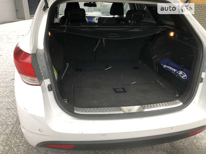 Універсал Hyundai i40 2014 в Тячеві