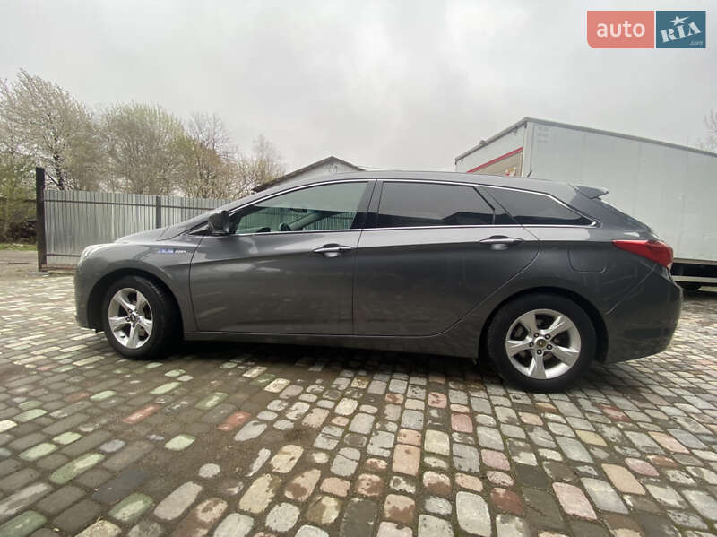 Универсал Hyundai i40 2012 в Вижнице