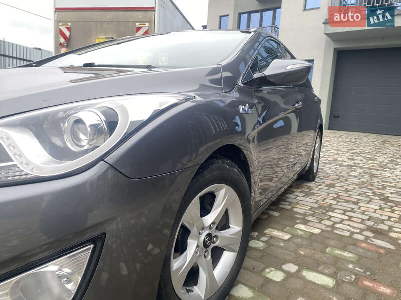 Универсал Hyundai i40 2012 в Вижнице
