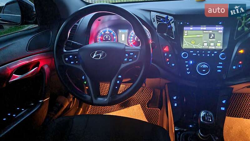 Универсал Hyundai i40 2015 в Черновцах