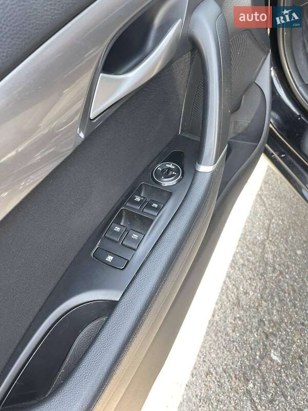 Седан Hyundai i40 2013 в Романіву