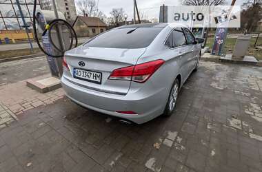 Седан Hyundai i40 2012 в Ужгороді