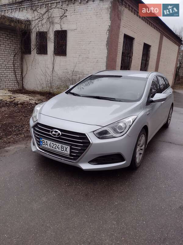 Универсал Hyundai i40 2011 в Светловодске
