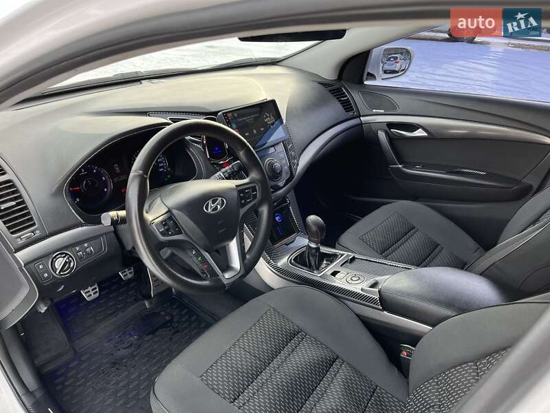 Универсал Hyundai i40 2012 в Нетешине