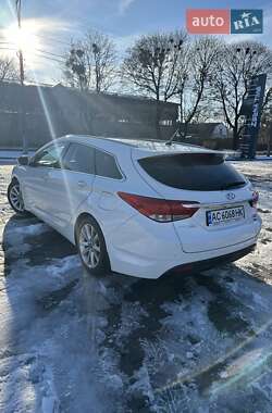 Универсал Hyundai i40 2011 в Нововолынске