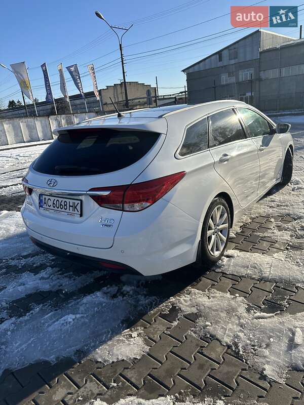 Універсал Hyundai i40 2011 в Нововолинську