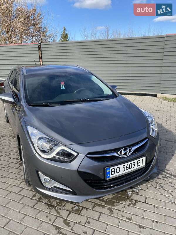 Універсал Hyundai i40 2011 в Радивиліві