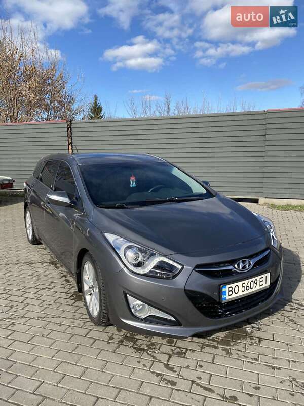 Універсал Hyundai i40 2011 в Радивиліві