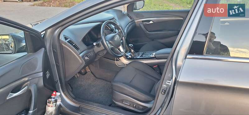 Універсал Hyundai i40 2012 в Нововолинську