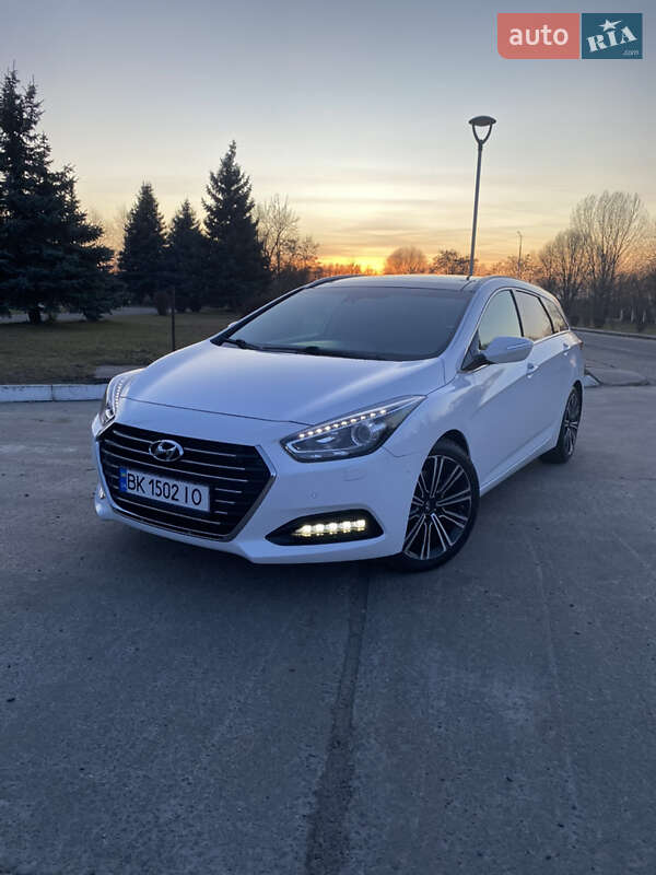 Универсал Hyundai i40 2015 в Вараше