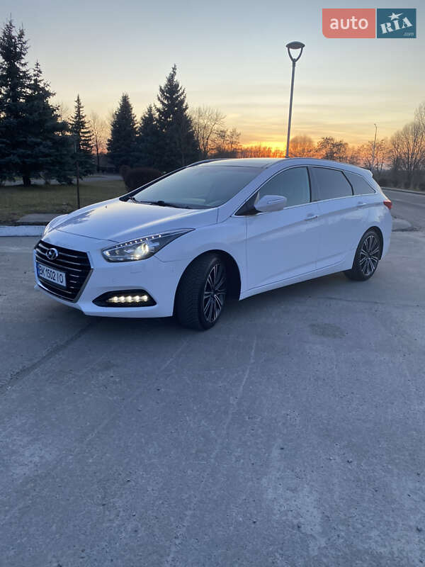 Универсал Hyundai i40 2015 в Вараше