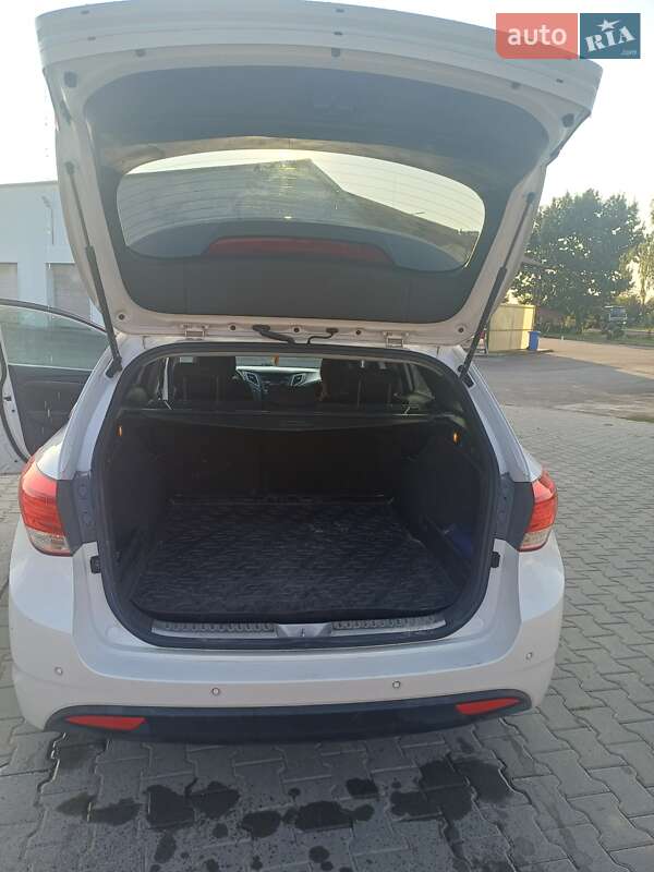 Універсал Hyundai i40 2014 в Виноградові