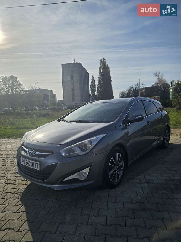 Універсал Hyundai i40 2013 в Ужгороді
