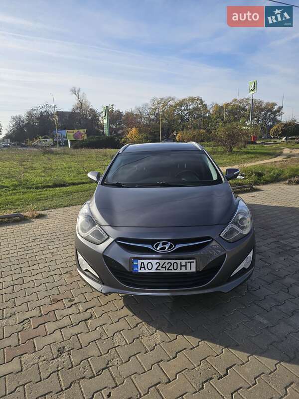 Універсал Hyundai i40 2013 в Ужгороді