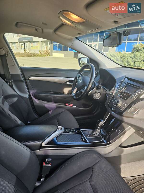 Універсал Hyundai i40 2013 в Ужгороді