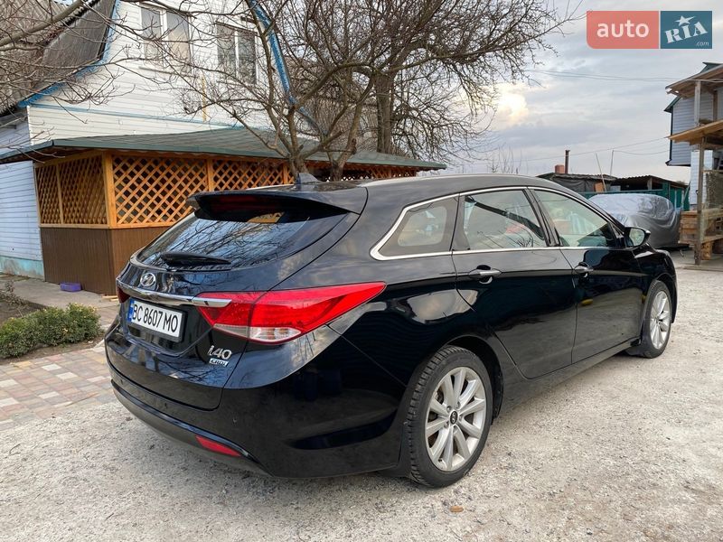 Универсал Hyundai i40 2012 в Радомышле