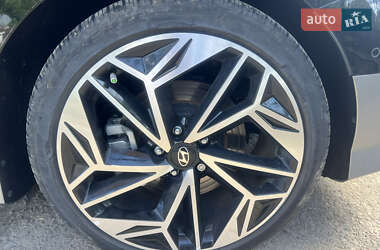 Фастбэк Hyundai Ioniq 6 2023 в 