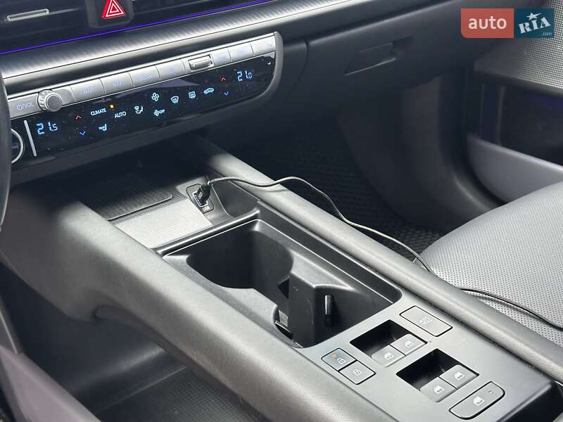 Фастбэк Hyundai Ioniq 6 2023 в Киеве фото 16 Фастбэк Hyundai Ioniq 6 2023 в Киеве