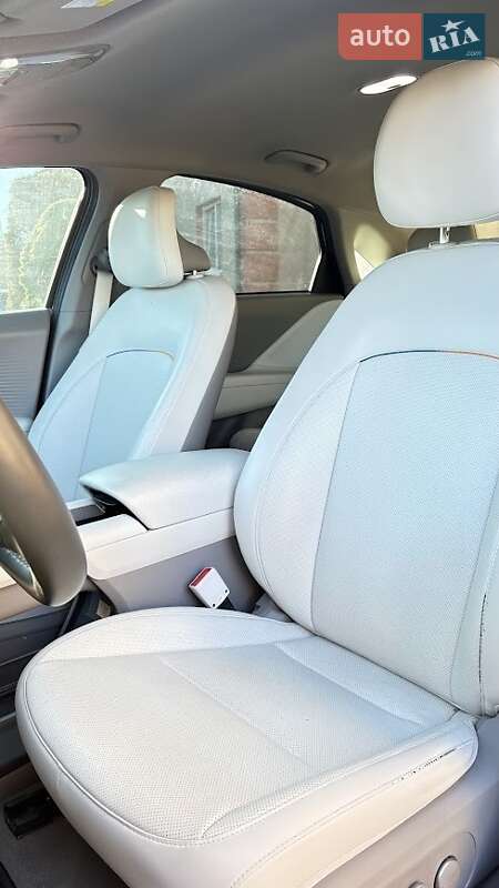 Фастбэк Hyundai Ioniq 6 2023 в Львове фото 31 Фастбэк Hyundai Ioniq 6 2023 в Львове