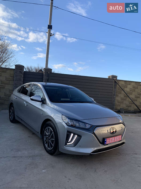 Ліфтбек Hyundai Ioniq Electric 2019 в Прилуках