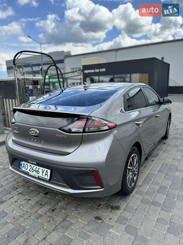 Ліфтбек Hyundai Ioniq Electric 2020 в Мукачевому